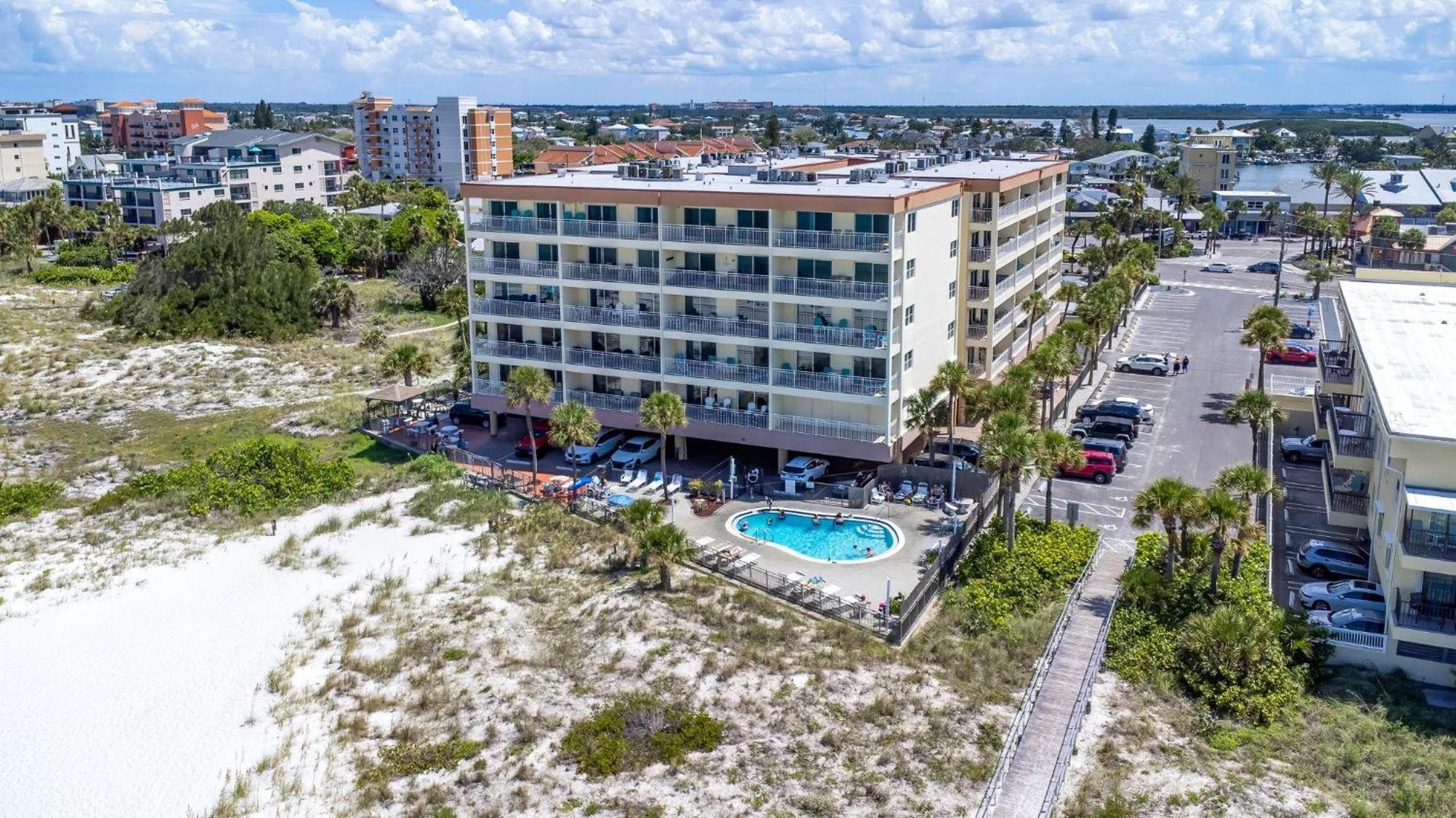 Beachfront Madeira Norte St. Pete Beach Exteriér fotografie